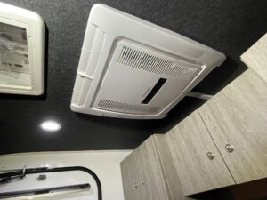 Dometic Harrier Lite Roof Top Air Conditioner